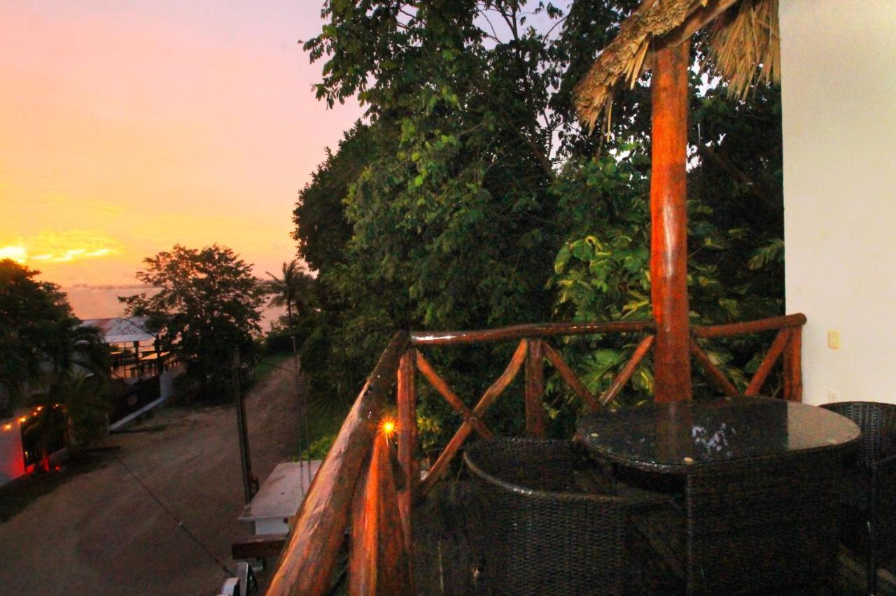Hotel Pancho Villas Bacalar - Free Bikes And Paddles Exterior foto
